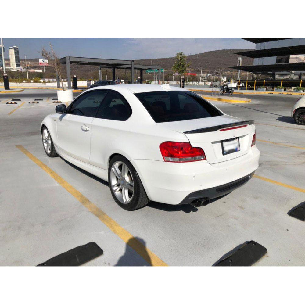 M4 Style Carbon Fiber Trunk Spoiler for BMW 1 Series E82 (2007–2013)