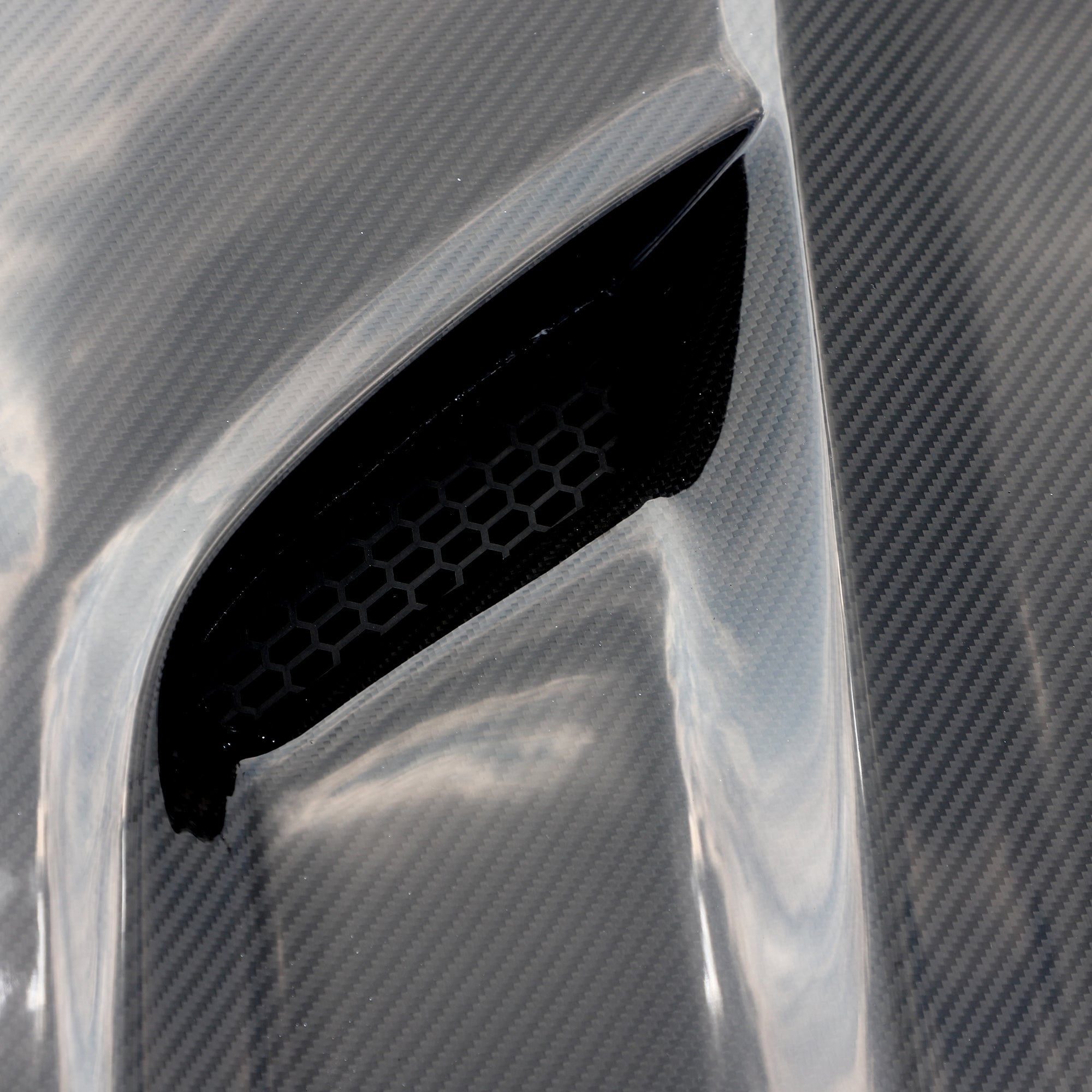 ST Style Carbon Fiber Hood for BMW 8 Series G14/G15/G16 (2019+)