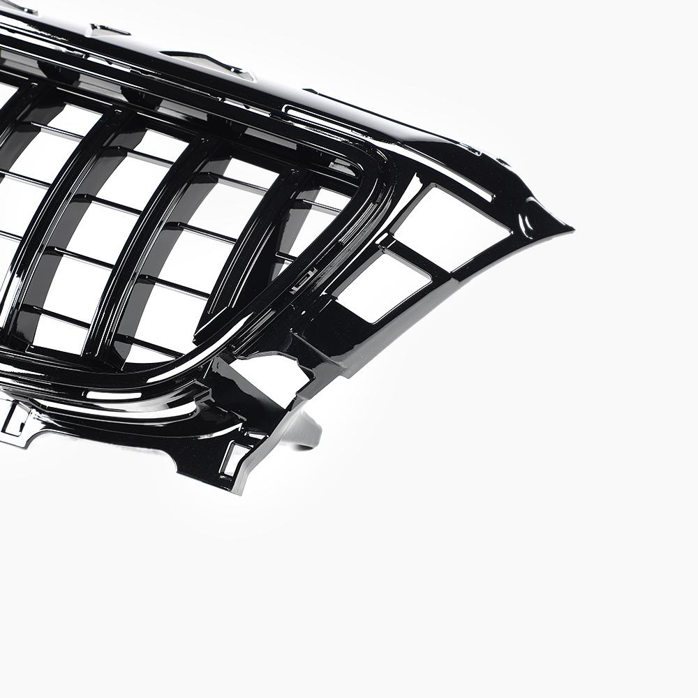 Benz CLS C218 front grille- close up