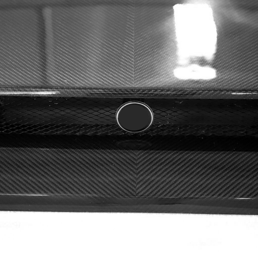 Mercedes-Benz G‑Class W463A Pre‑Facelift Engine Hood Cover carbon fiber detail