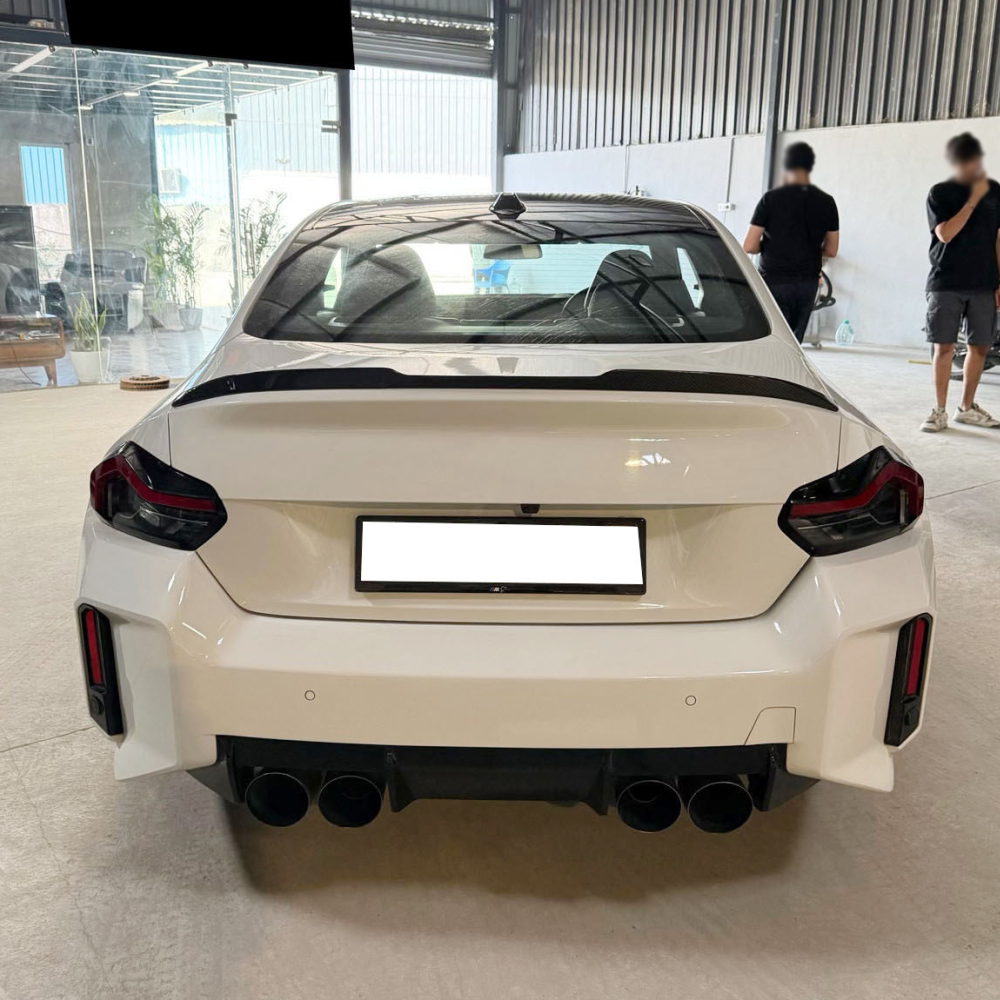 V Style Carbon Fiber Trunk Spoiler for BMW 2 Series G42 Coupé(2021-Present), G87 M2 (2023-Present)