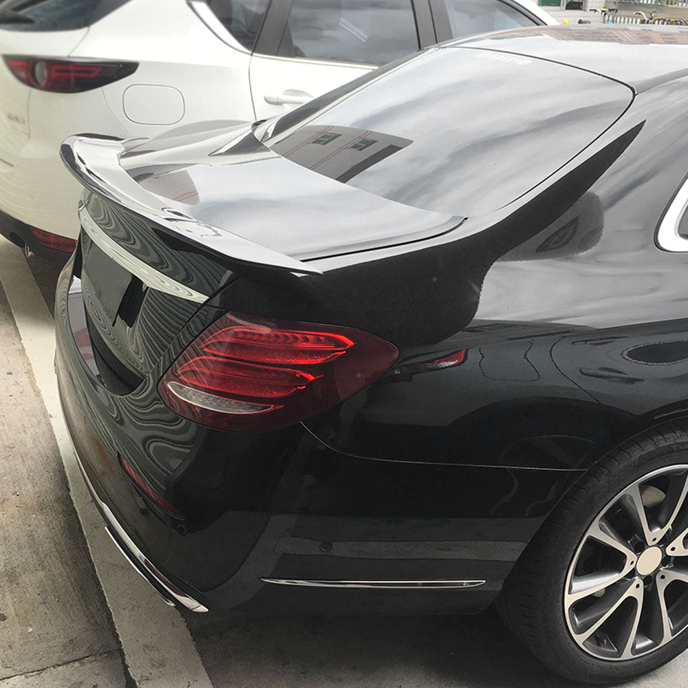 RT Style Carbon Fiber Trunk Spoiler for Mercedes Benz E-Class W213, E63 AMG W213 Pre-Facelift Sedan (2016-2020)