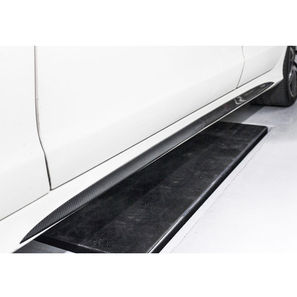 Mercedes-Benz CLS C218 Facelift Side Skirts Carbon Fiber installed
