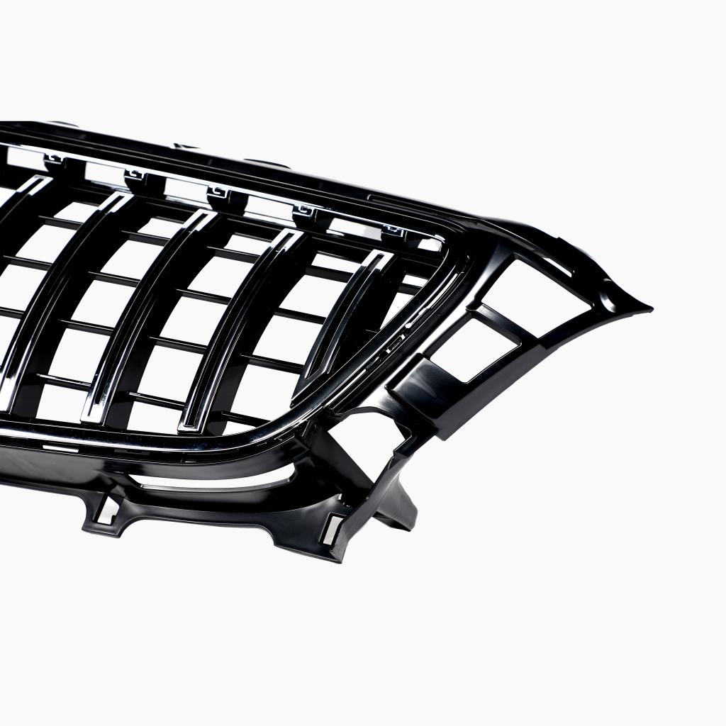 Benz CLS C218 gloss black front grille-details view